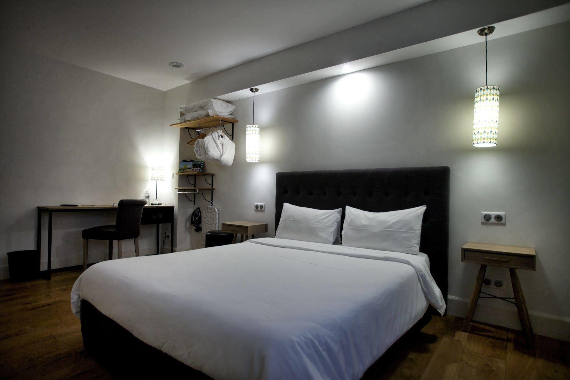 Hotel Henri IV Нерак Экстерьер фото