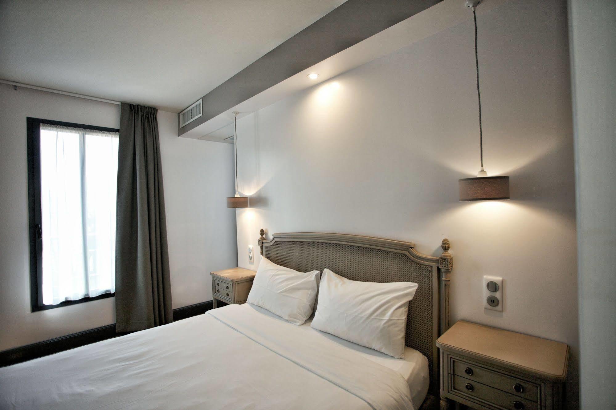 Hotel Henri IV Нерак Экстерьер фото